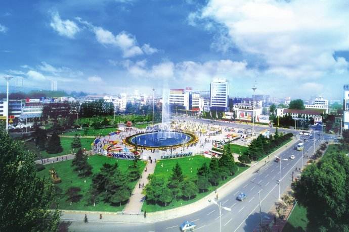 长治八一广场.jpg